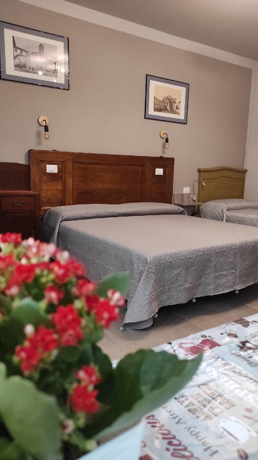 Gli Ulivi Rooms Lucca Bagian luar foto