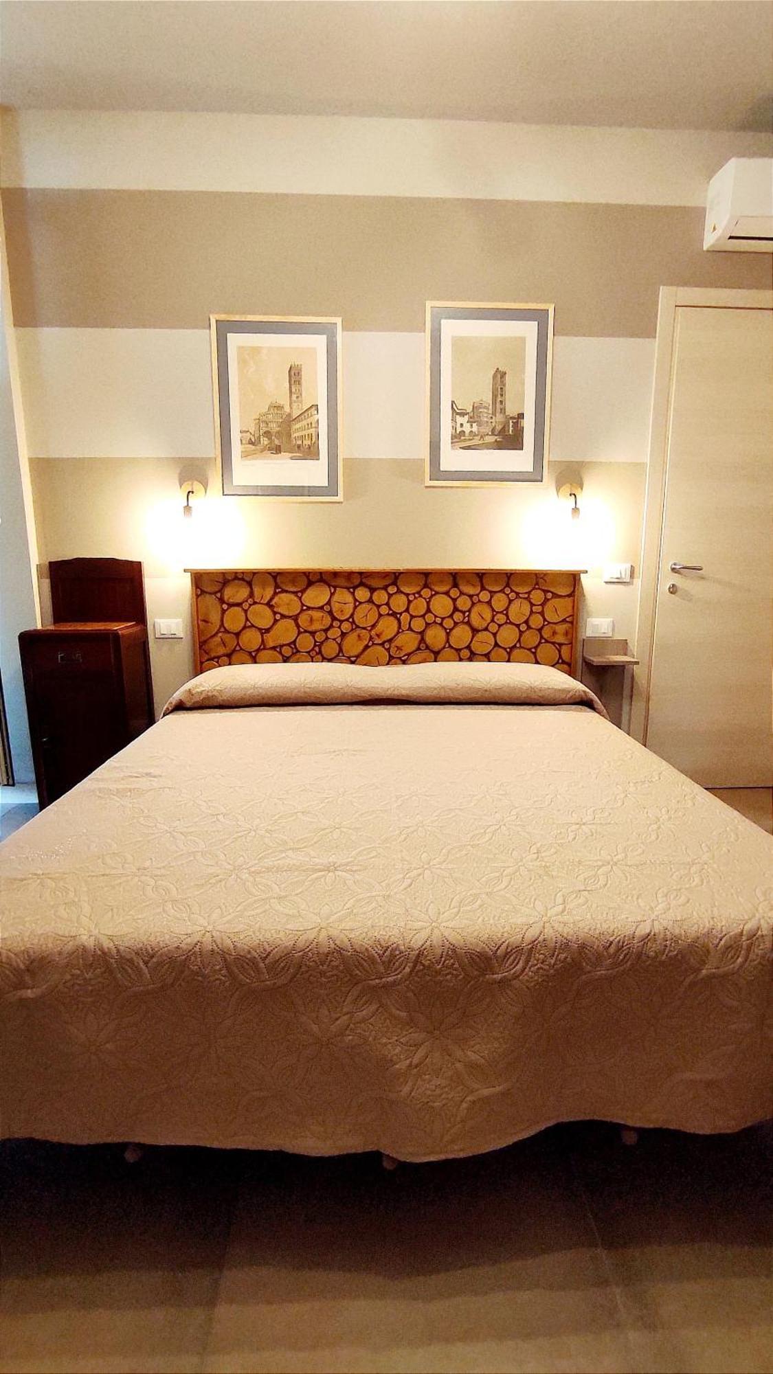 Gli Ulivi Rooms Lucca Bagian luar foto